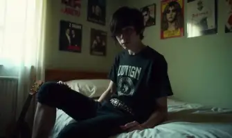 The Definitive Guide to Emo Fashion & Culture