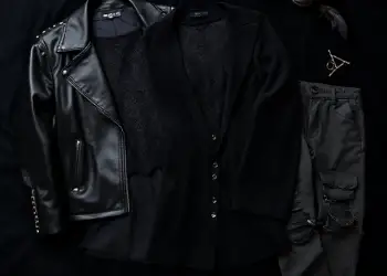 How Do Fabric Choices Affect Goth Outfit Durability?